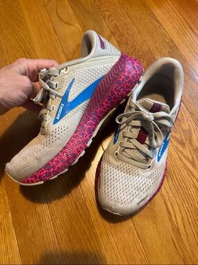 Brooks Women's Beige Running Shoes with Blue Logo and Pink Leopard Midsole